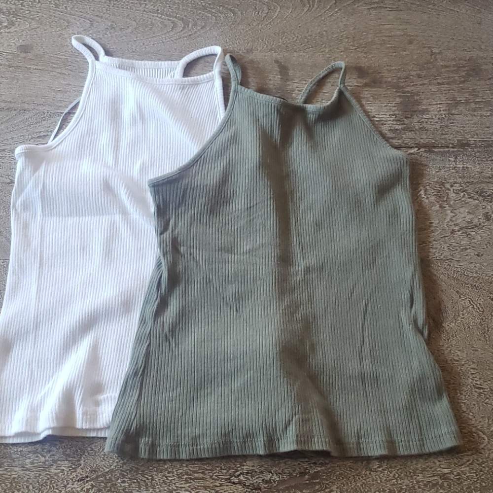 2 tops